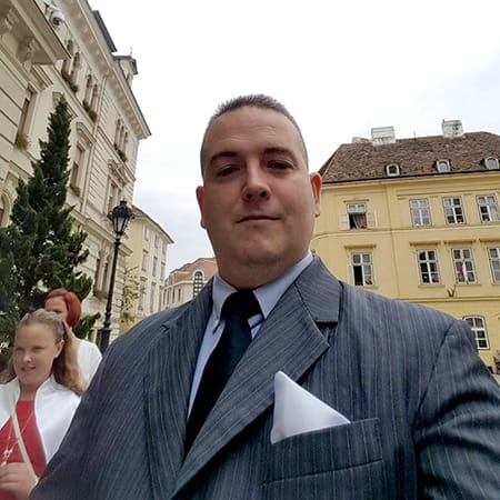 Böröndy the builder